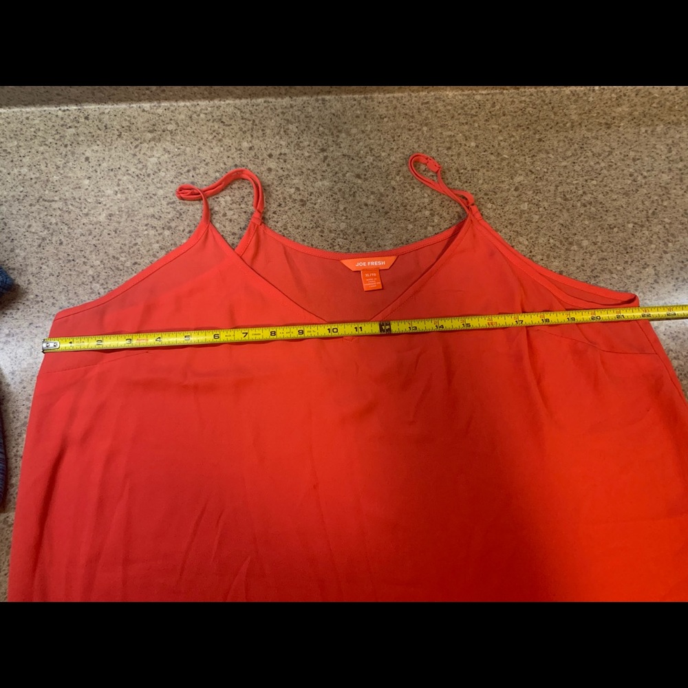 Tank tops - Picture 11 of 11